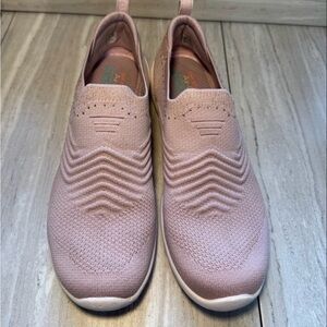 Sketchers Women's Pink Slip-On Sneakers- 
SZ 8.5